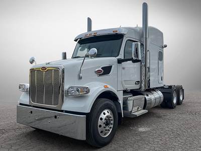 Peterbilt 567 Sleeper Semi Truck - Paccar 510HP