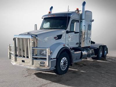 Peterbilt 567 Sleeper Semi Truck - 58" Mid Roof Sleeper, 565HP