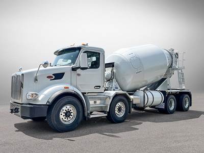 Peterbilt 567 Sleeper Semi Truck - 455HP