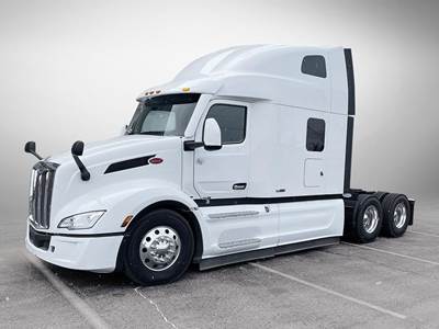 Peterbilt 579 Sleeper Semi Truck - 80" Raised Roof Sleeper, Paccar 455HP