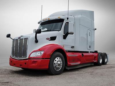 Peterbilt 579 Sleeper Semi Truck