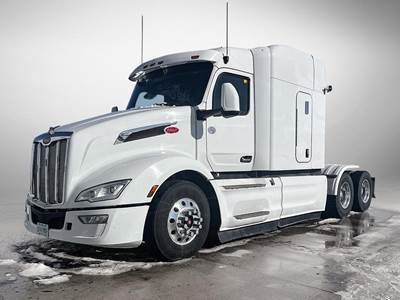 Peterbilt 579 Sleeper Semi Truck - 72" Raised Roof Sleeper, 525HP