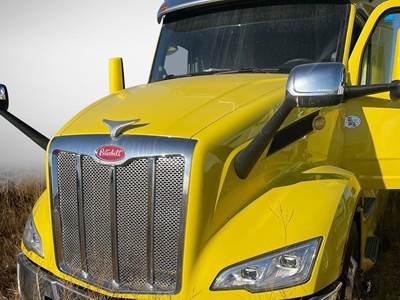Peterbilt 579 Sleeper Semi Truck - 450HP