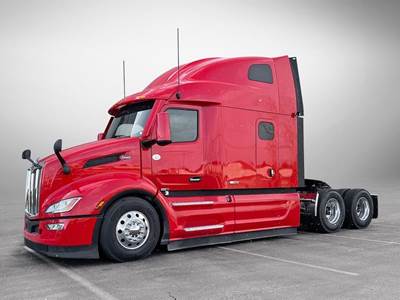 Peterbilt 579 Sleeper Semi Truck - 80" Raised Roof Sleeper, Paccar 455HP