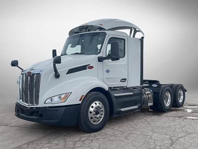 Peterbilt 579 Sleeper Semi Truck - Paccar 455HP