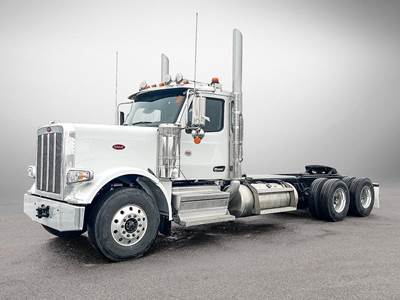 Peterbilt 589 Sleeper Semi Truck - 565HP