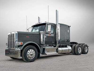 Peterbilt 589 Sleeper Semi Truck - Paccar 510HP