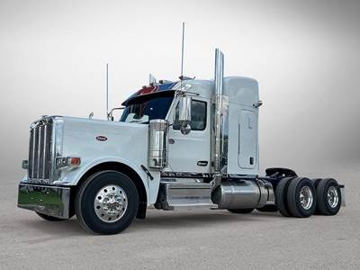 Peterbilt 589 Sleeper Semi Truck - Cummins 565HP