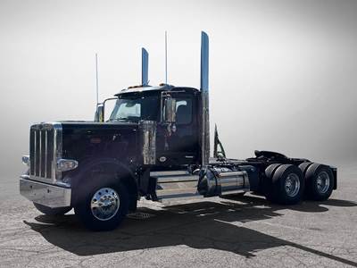 Peterbilt 589 Sleeper Semi Truck - Cummins 500HP