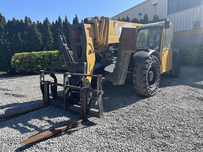 Caterpillar TL1055 Telehandler