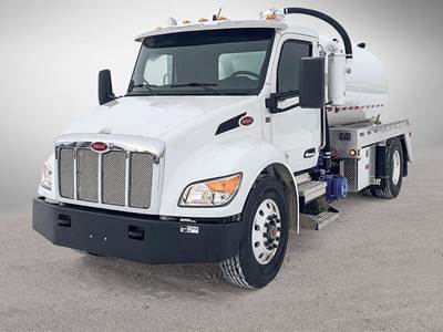 Peterbilt 537 Vacuum Truck - 300HP