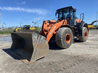 Hitachi ZW220 Wheel Loader