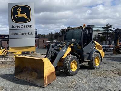 John Deere 204L Wheel Loader