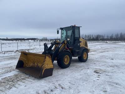 John Deere 324L Wheel Loader