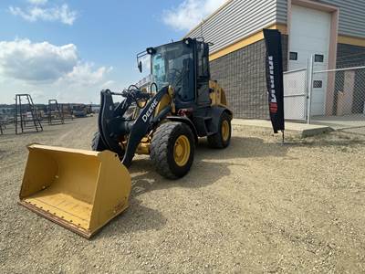 John Deere 324L Wheel Loader