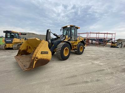 John Deere 524 P Large Wheel Loader
