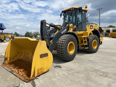 John Deere 624 P Large Wheel Loader