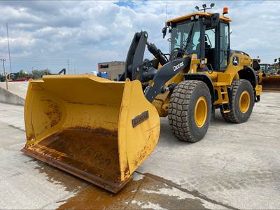 John Deere 624 P Large Wheel Loader