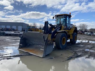 John Deere 624L Wheel Loader