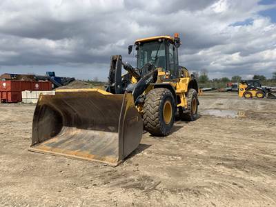 John Deere 624L Wheel Loader