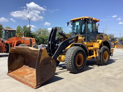 John Deere 624L Wheel Loader