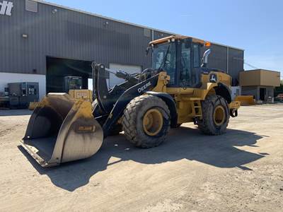 John Deere 624L Wheel Loader