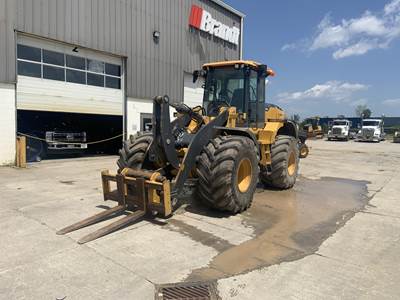 John Deere 624L Wheel Loader