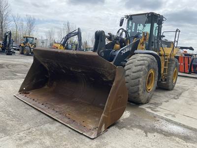 John Deere 744K Wheel Loader