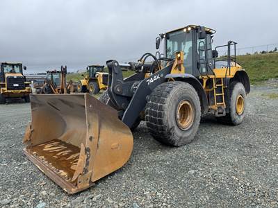 John Deere 744K Wheel Loader
