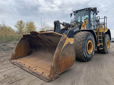 John Deere 744L Wheel Loader
