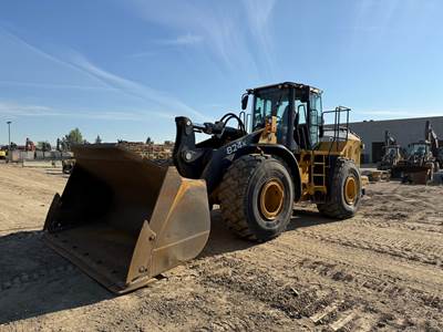 John Deere 824K Wheel Loader