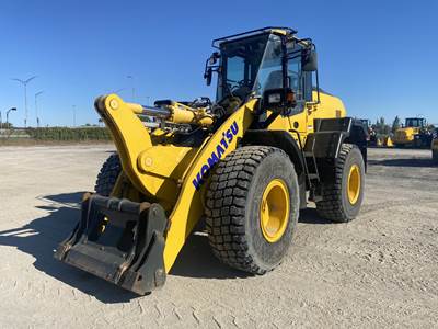 Komatsu WA320 Wheel Loader