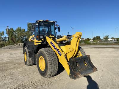 Komatsu WA320 Wheel Loader