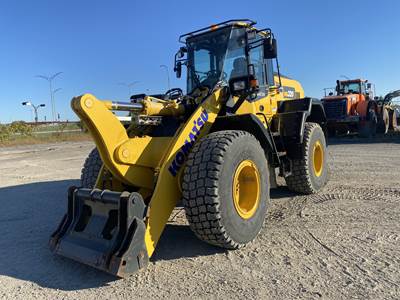 Komatsu WA320 Wheel Loader