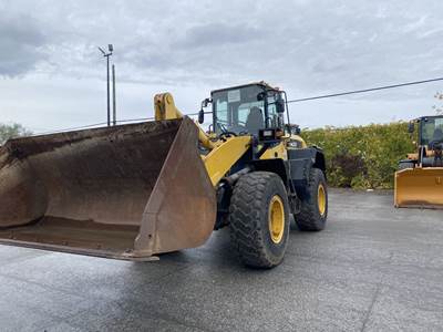 Komatsu WA320 Wheel Loader