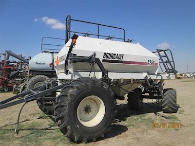 BOURGAULT 5250 Seeder