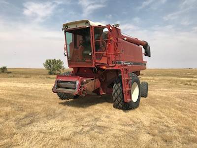 International 1480 Combine