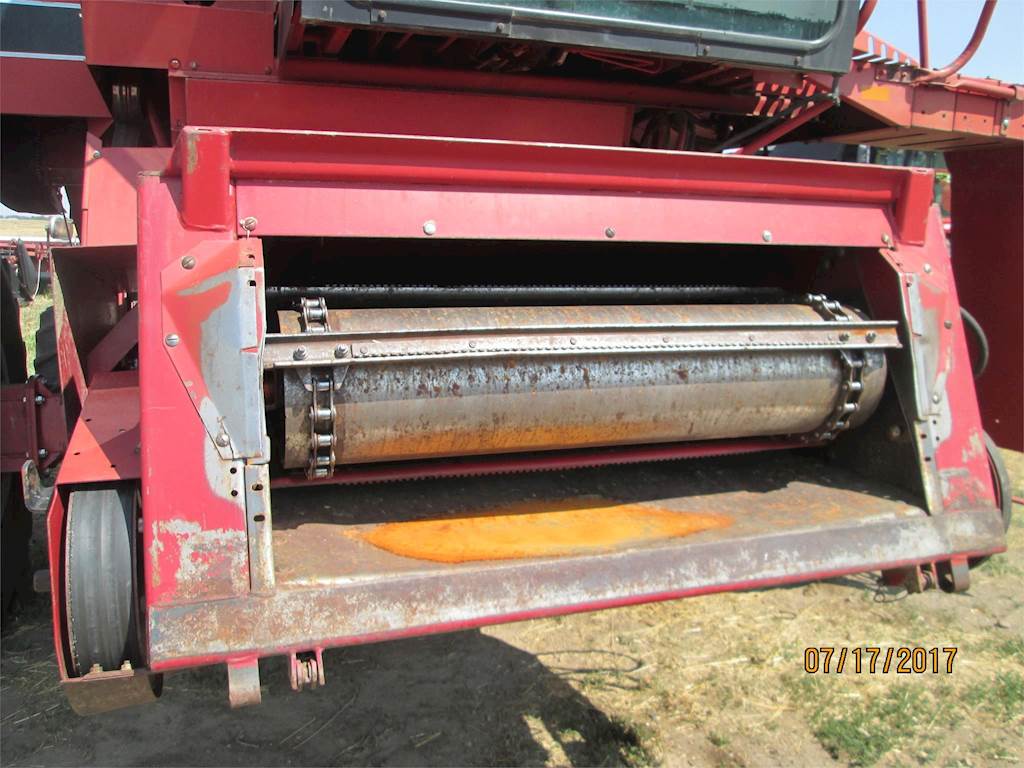 CASE 1680 Combine Harvester