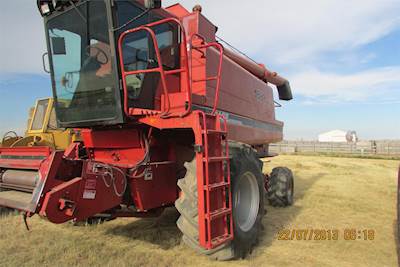 CASE 1680 Combine Harvester