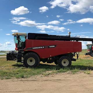 Versatile RT490 Combine