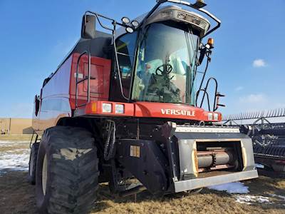 Versatile RT490 Combine