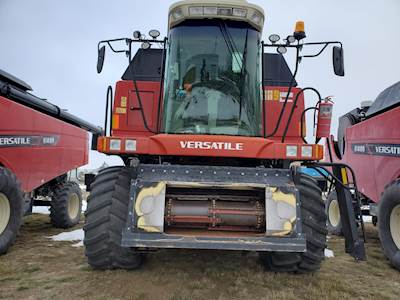 Versatile RT490 Combine
