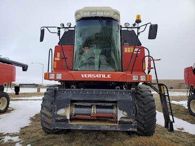 Versatile RT490 Combine