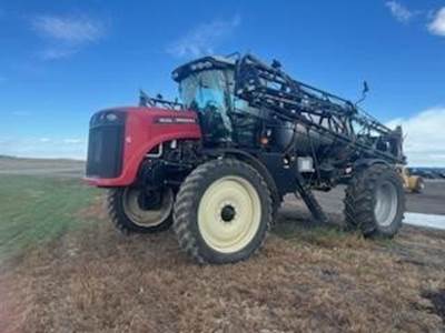 Versatile SX275 Self-Propelled Sprayer