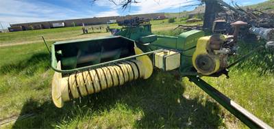 John Deere 24T Square Baler