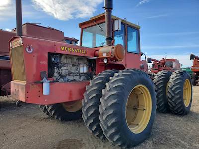 Versatile 800 Tractor