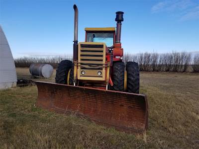 Versatile 825 II Tractor
