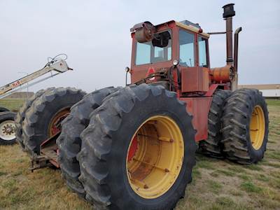 Versatile 850 Tractor