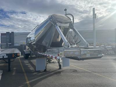 Heil 40x96 Tandem Axle Aluminum Dry Bulk / Pneumatic Tank Trailer - Air Ride, Fixed Axle