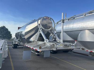 Heil SUPER JET 1040 Dry Bulk / Pneumatic Tank Trailer